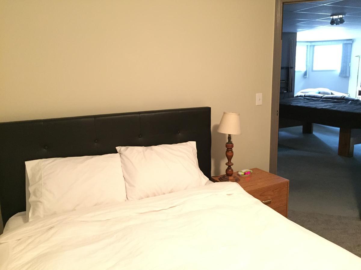 Bed & Breakfast Monarch Canmore Exterior foto